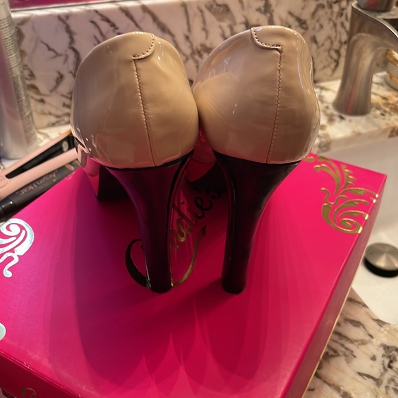 Candies platform tan and melon, worn once. Size 8.5. - Picture 3 of 5